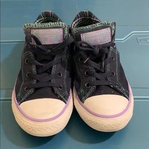 Converse youth shoes size 3